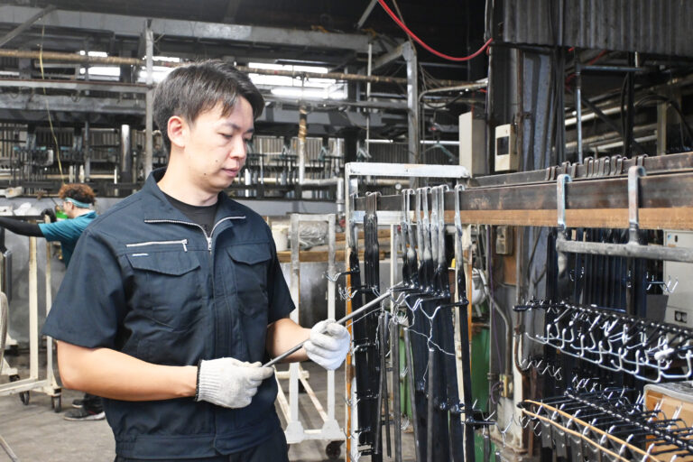 加工現場作業の様子01